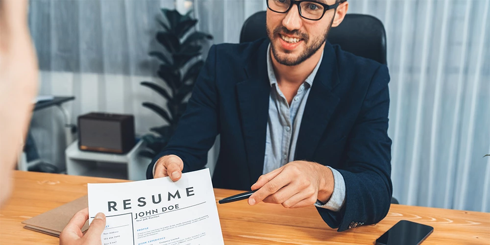 Twelve resume tips for an outstanding job application